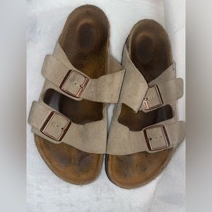 Birkenstock- Arizona Soft Footbed- Taupe Suede